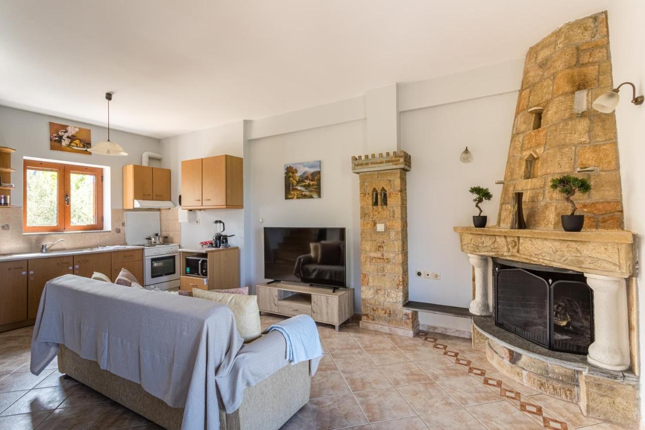 Lévktron Chioureas Apartments מראה חיצוני תמונה